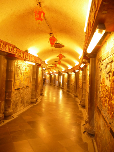 金の廊下
