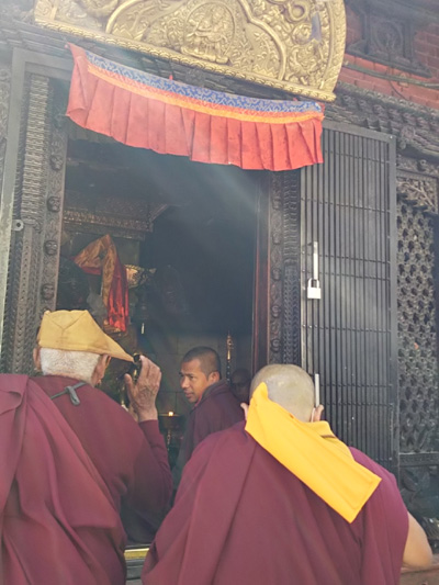 チベット僧の祈り